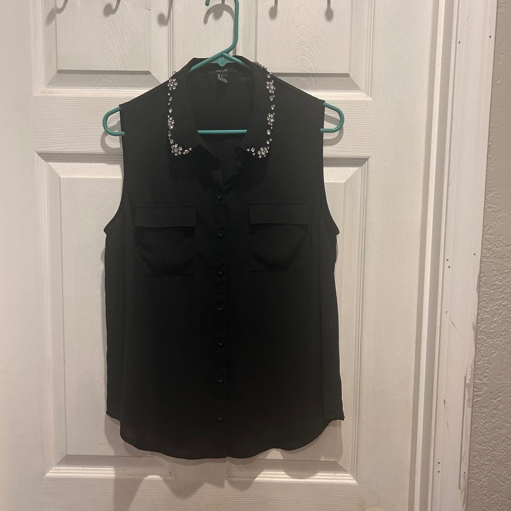 Forever 21 Black Sleeveless‎ Blouse Top Rhinestone Collar Women's Large